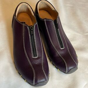 Vintage Berne Mev zipper shoe, plum leather. Size 41 (9)